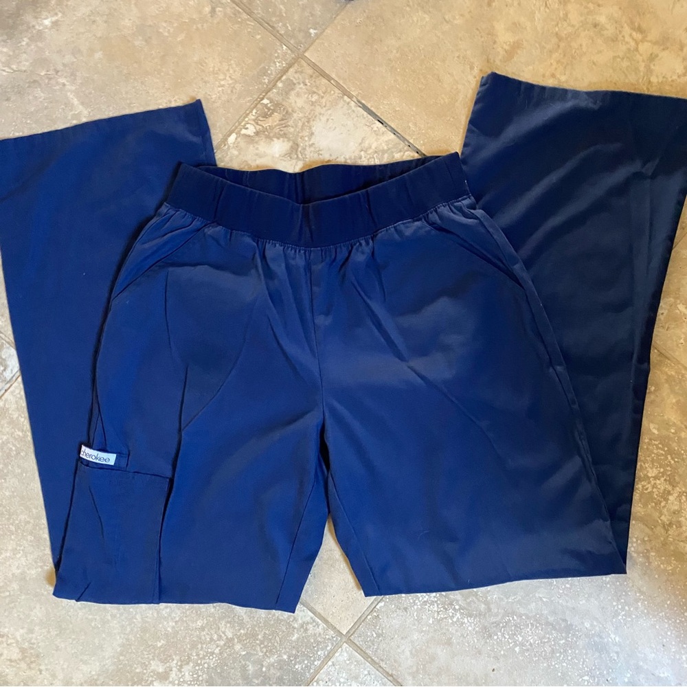 Scrubs - Cherokee Flexibles Cargo Pocket Scrub
Pant Navy, Small